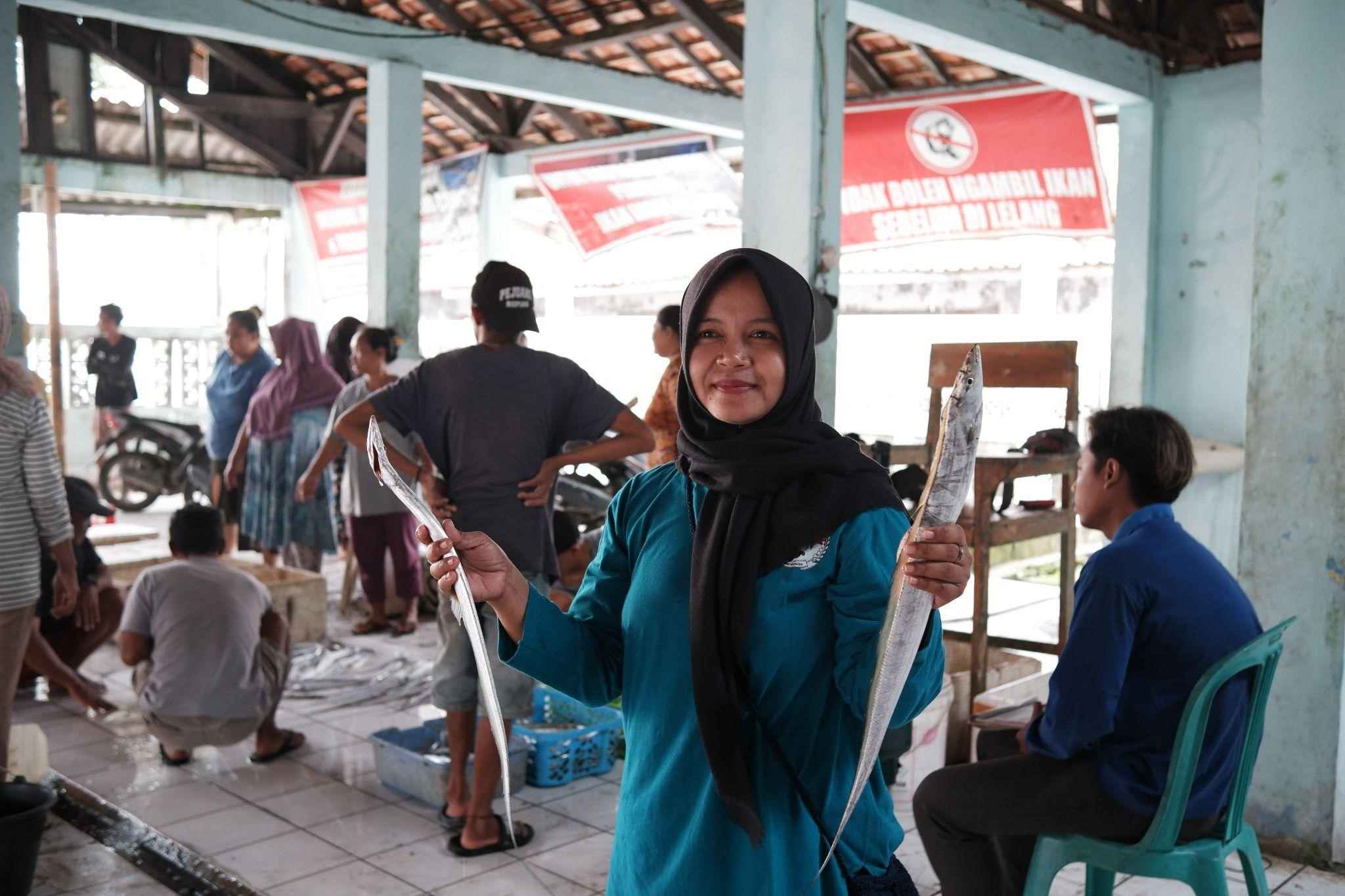 Sumbangan Ikan Nelayan untuk Balita Stunting di Pangandaran
